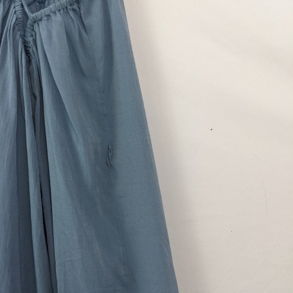 Women's Small embroderied dress - Picture 4 of 7